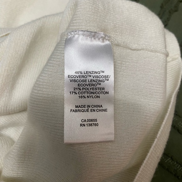 RW&CO Short Sleeve Lace Women's Sweater - Picture 7 of 7